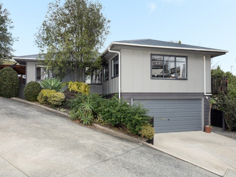 35 Eclipse Terrace, Welcome Bay, Tauranga - Carousel 1