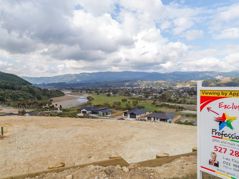 7 Lila Gillies Lane, Riverstone Terraces, Upper Hutt - Carousel 2