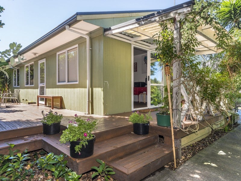 3 Edelsten Place, Tamarau, Gisborne - Carousel 1