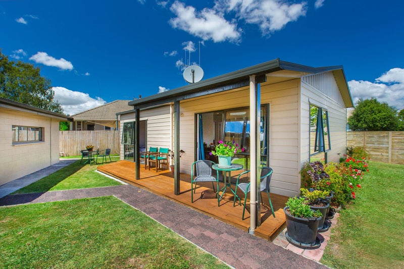 2 Willis Street, Bader, Hamilton - Carousel 1