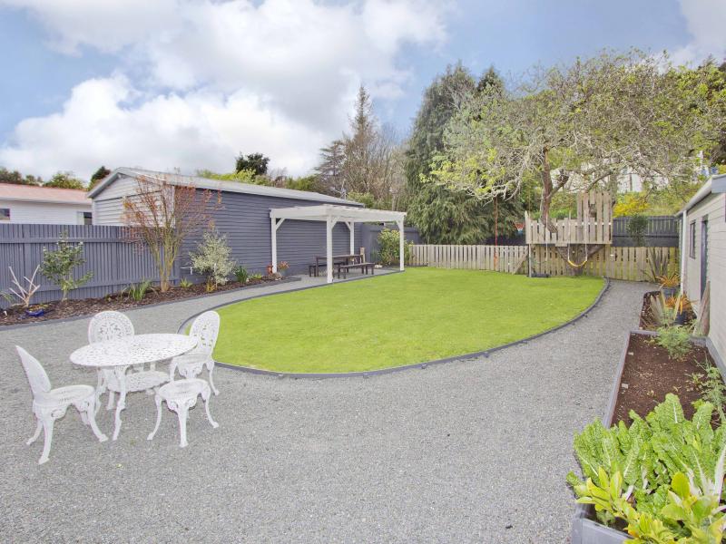 25 Peel Place, Wainuiomata, Lower Hutt - Carousel 2