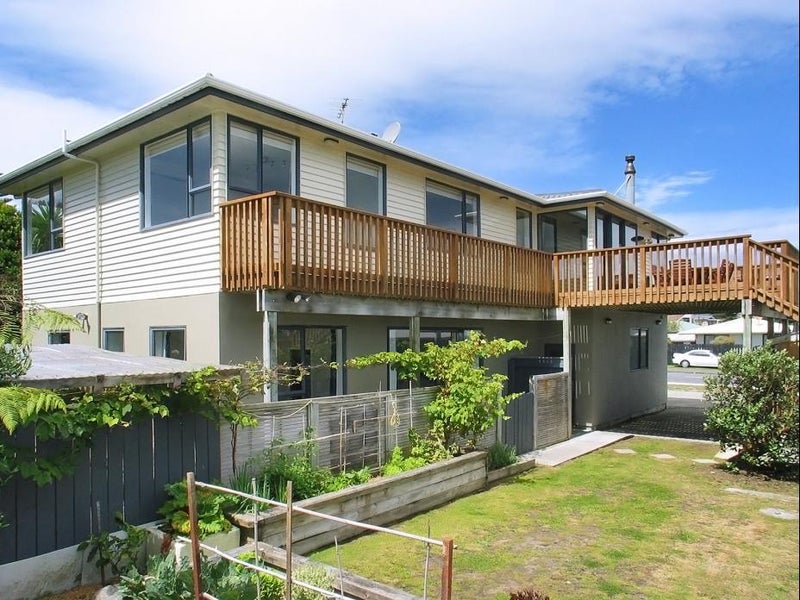 4 Tireti Road, Titahi Bay, Porirua - Carousel 2