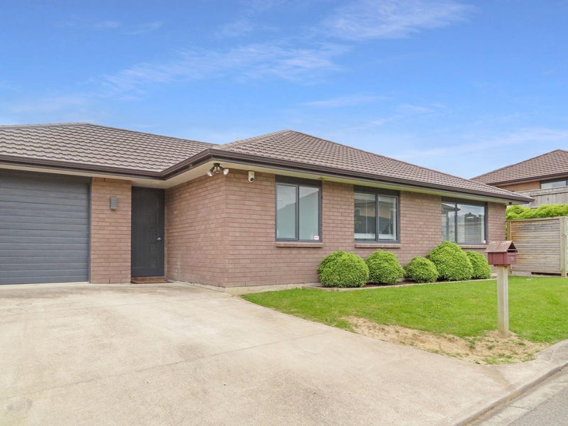 76 Sunstone Crescent, Timberlea, Upper Hutt - Carousel 1