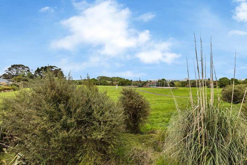 2/26 Horlicks Place, Randwick Park, Auckland - Carousel 15