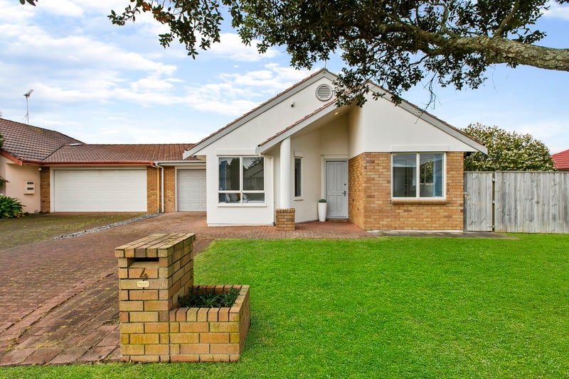 4 Fernbrook Close, Burswood, Auckland - Carousel 1