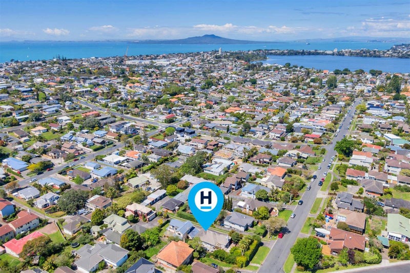 1/53 Corunna Road, Milford, Auckland - Carousel 2