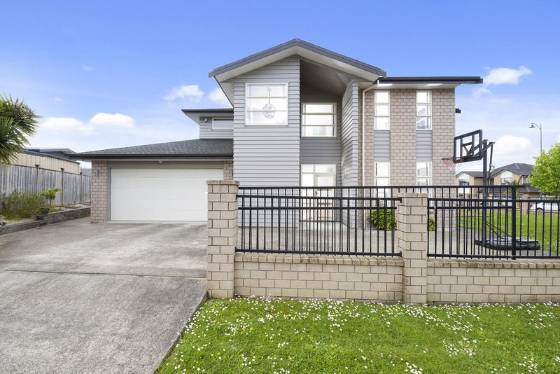 2 Murray Becroft Avenue , Henderson, Auckland - Carousel 1
