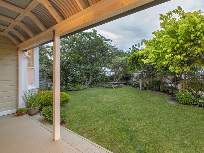 89 Eden Street, Island Bay, Wellington - Carousel 2