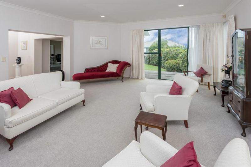 6 Sharples Place, Somerville, Auckland - Carousel 2