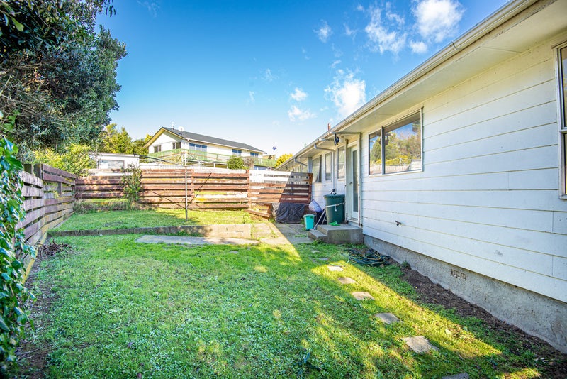 1/7 Ernest Street, Ranui Heights, Porirua - Carousel 12