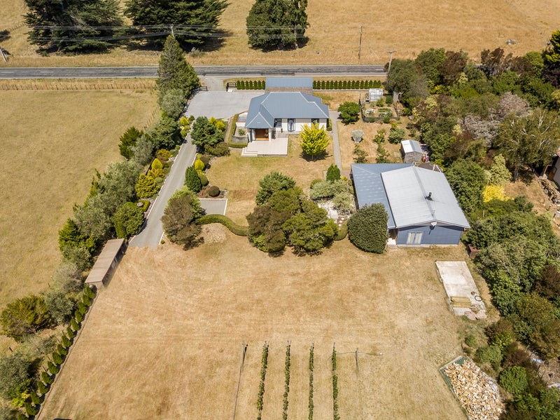596 Martinborough Pirinoa Road, DYERVILLE, MARTINBOROUGH - Carousel 2