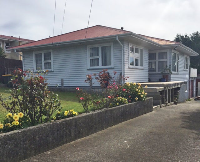 28 Ernest Street, Ranui, Porirua - Carousel 1