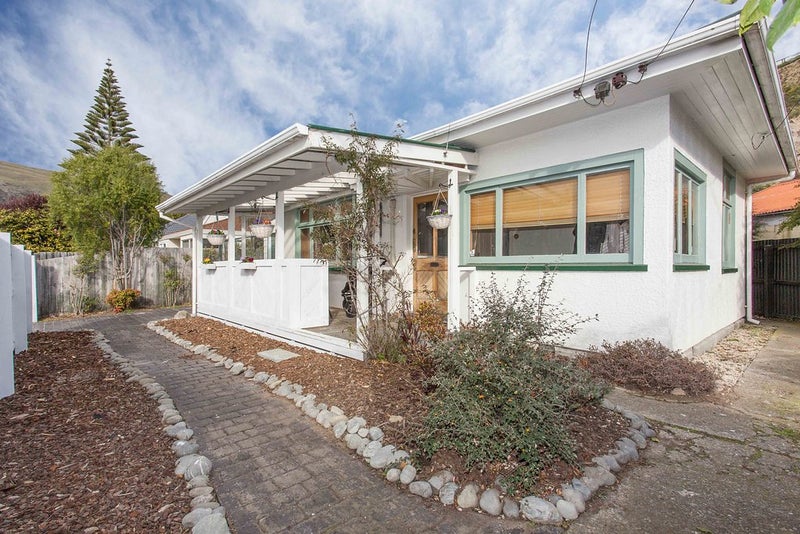 2 Whitfield Street, Sumner, Christchurch - Carousel 1