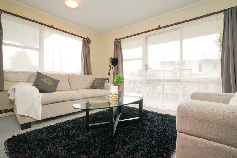 5 Parkdale Place, Glenview, Hamilton - Carousel 2