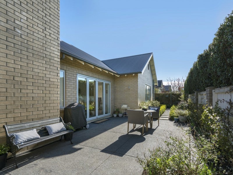 4 Henley Green, Northwood, Christchurch - Carousel 17