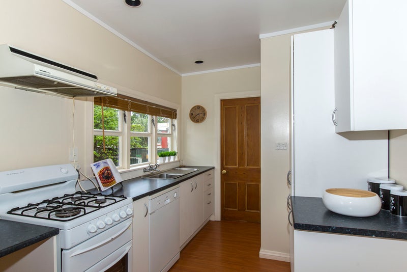 30 Aurora Street, Petone, Lower Hutt - Carousel 16