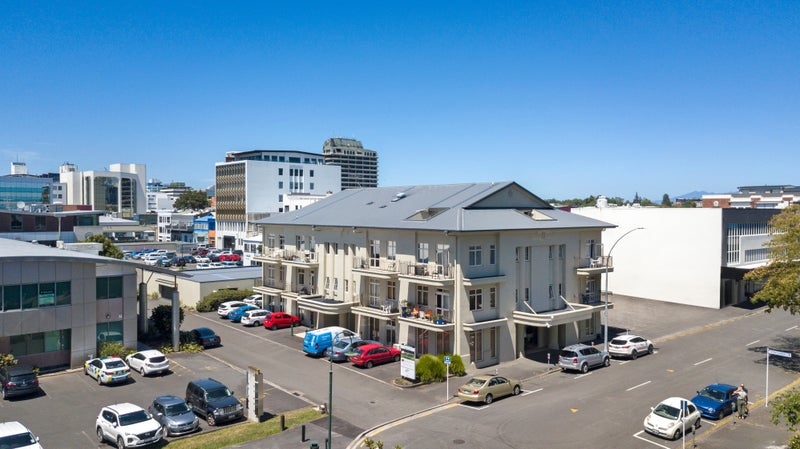 1F/11 London Street, Hamilton Central, Hamilton - Carousel 2