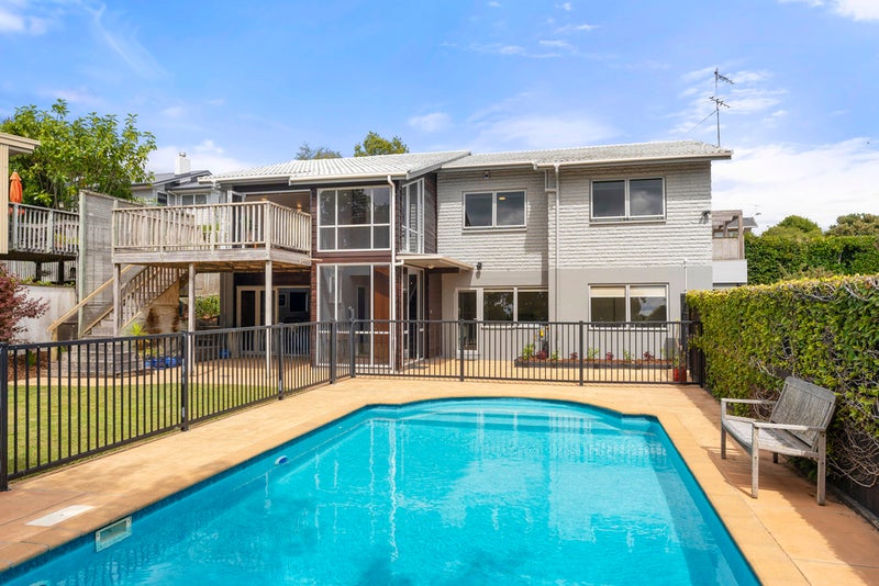 121 Gowing Drive, Meadowbank, Auckland - Carousel 1