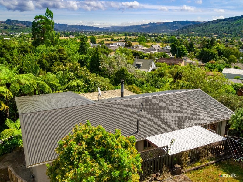 32 Vista Crescent, Maoribank, Upper Hutt - Carousel 23