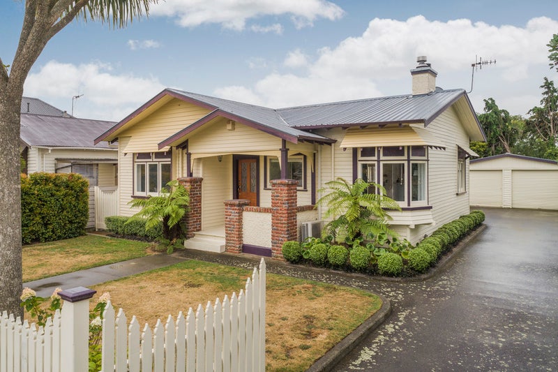 17 Chelwood Street, Takaro, Palmerston North - Carousel 1