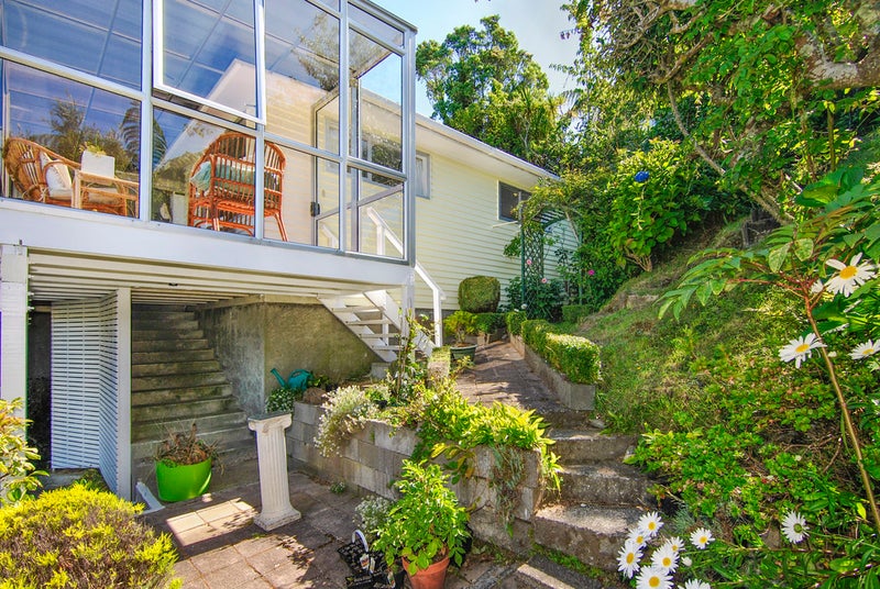 16 Stella Grove, Newlands, Wellington - Carousel 2