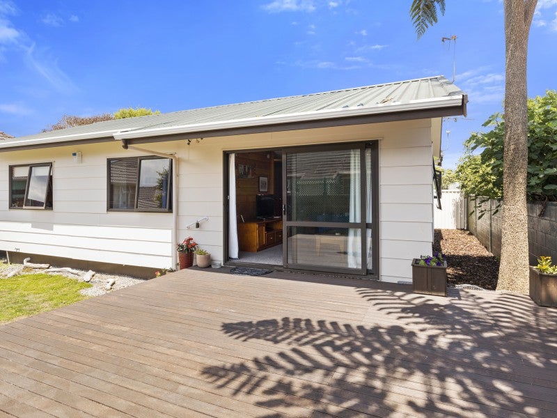 2/48 Dyer ST, Epuni, Lower Hutt - Carousel 17