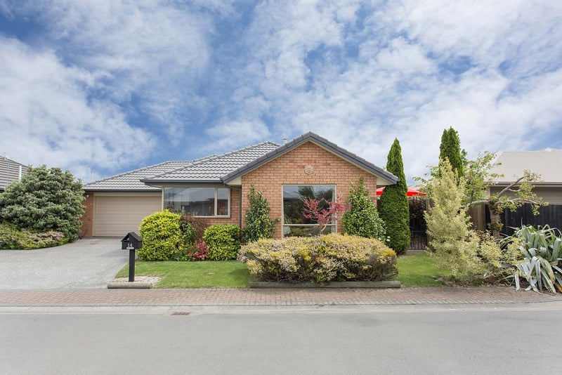 14 Burbank Drive, Aidanfield, Christchurch - Carousel 1
