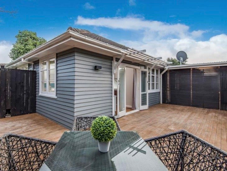 2 Radcliffe Street, Glen Innes, Auckland - Carousel 1