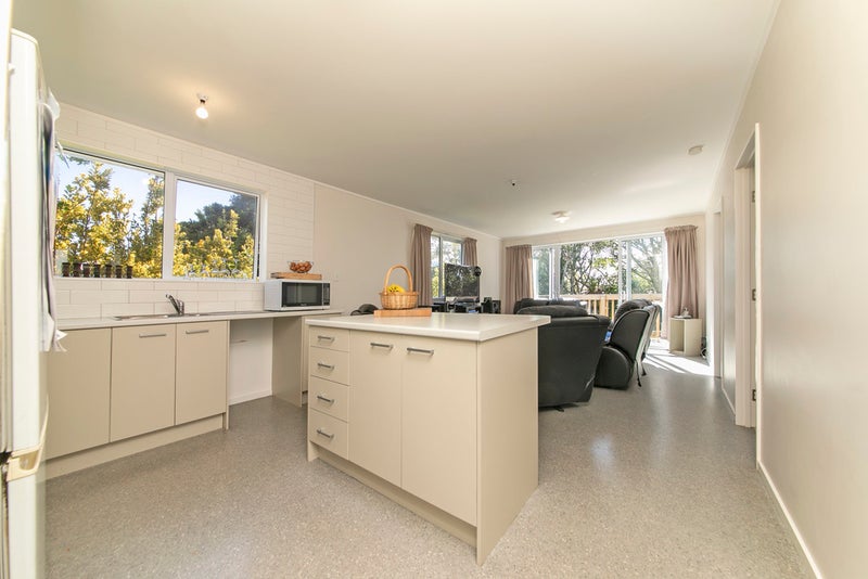 127A Tidal Road, Mangere, Auckland - Carousel 2