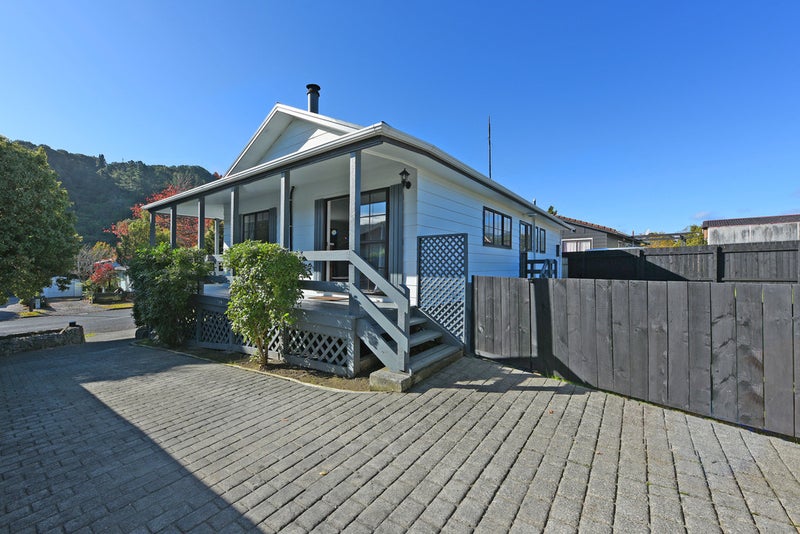 82 Gemstone Drive, Birchville, Upper Hutt - Carousel 2