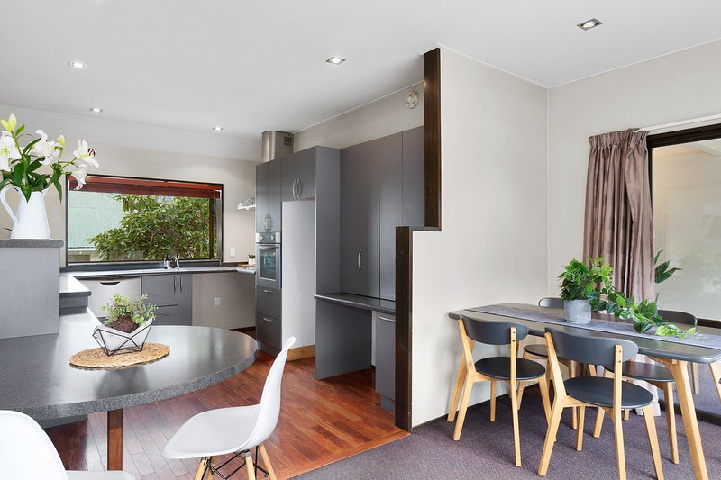 220 South Road, Caversham, Dunedin - Carousel 1