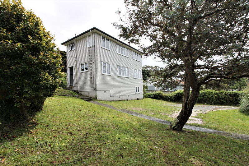 74 Mungavin Avenue, Ranui, Porirua - Carousel 1