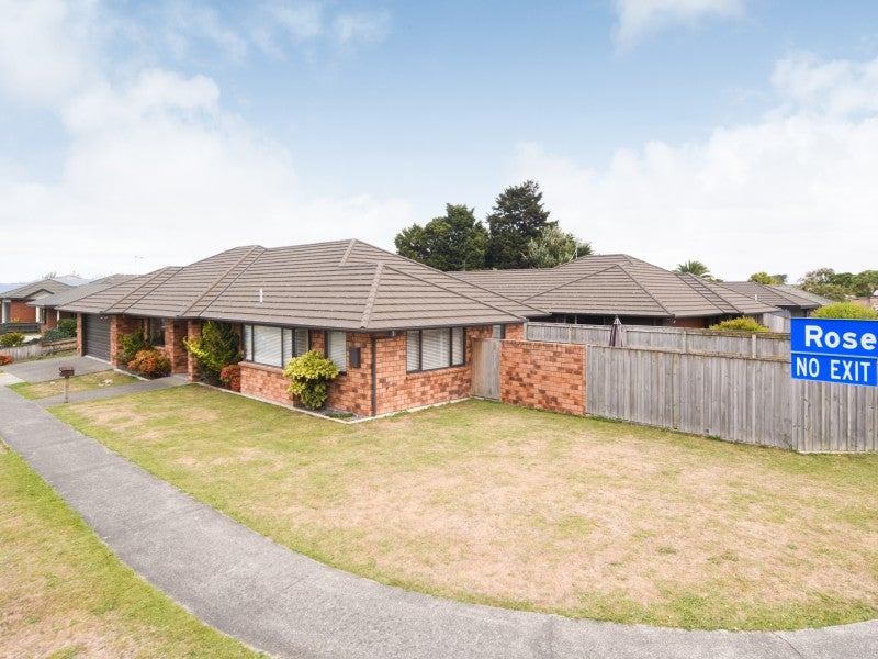 2 Rose PLace, Awapuni, Palmerston North - Carousel 22