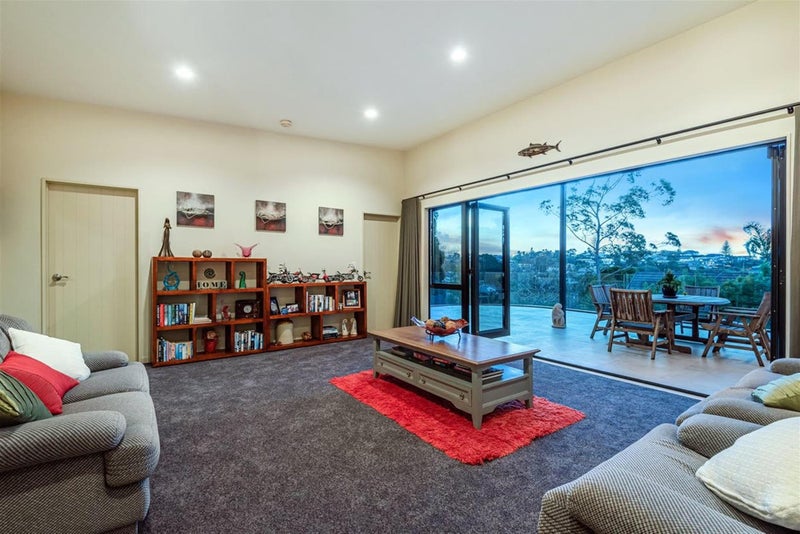 1 Kahikatea Close, Campbells Bay, Auckland - Carousel 2