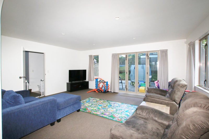 10A Evan Street, Belmont, Auckland - Carousel 2