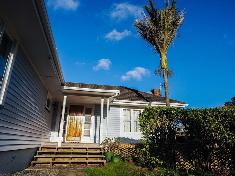 56 Nile Road, Milford, Auckland - Carousel 1