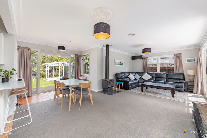 15 Golders Road, Elderslea, Upper Hutt - Carousel 2