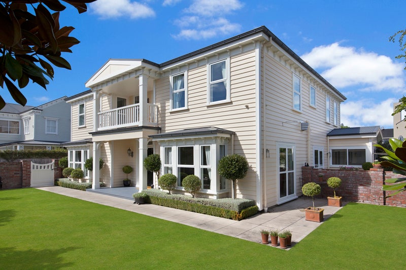16 Webb Street, St Albans, Christchurch - Carousel 1