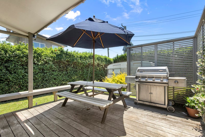 27 Rata Street, Oneroa, Waiheke Island - Carousel 2