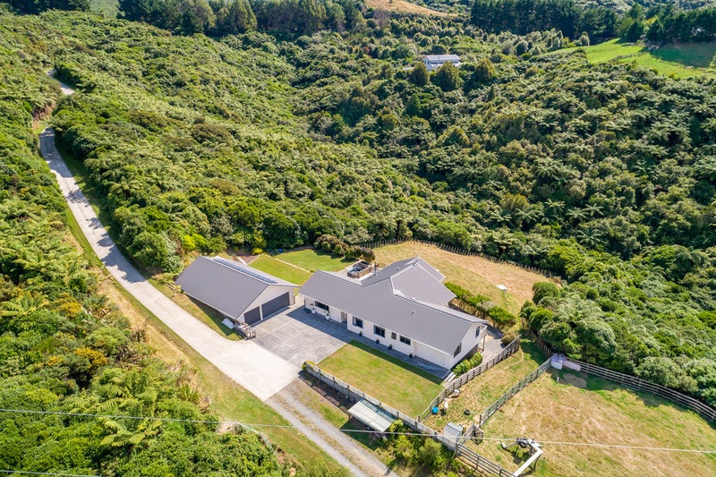 110 Kaitangata Crescent, Kelson, Lower Hutt - Carousel 2