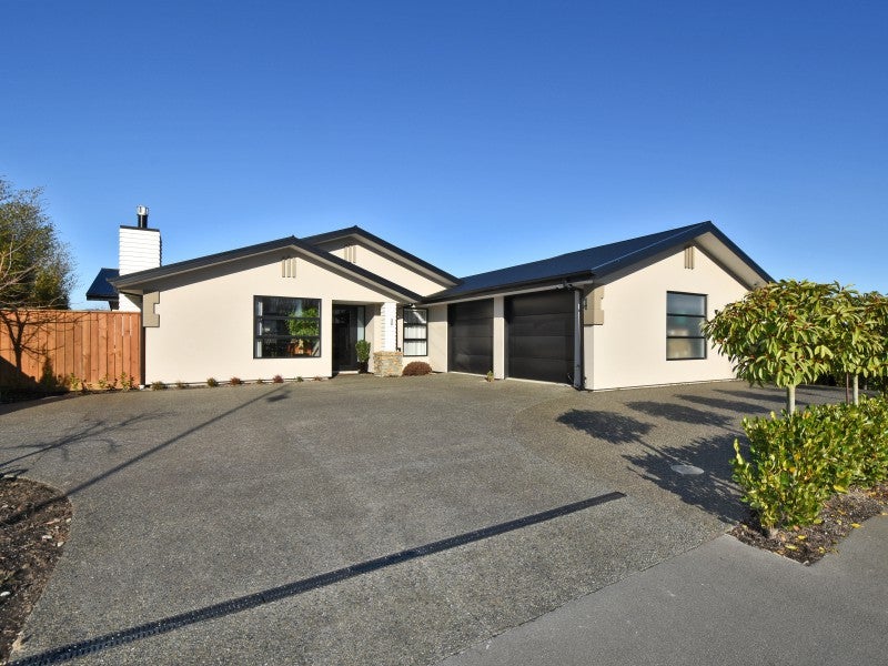 16 Euphrasie Drive, Aidanfield, Christchurch - Carousel 1