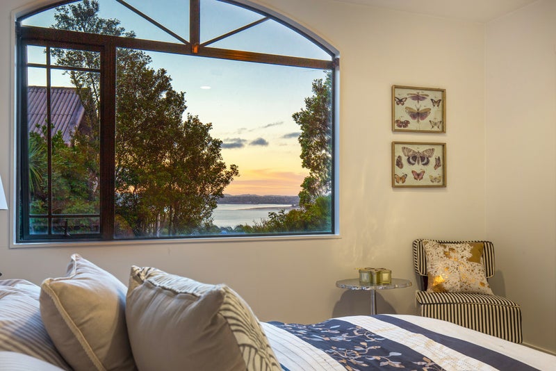 43C Island Bay Road, Beach Haven, Auckland - Carousel 1