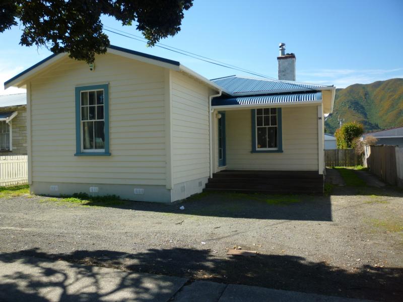 96 Randwick Road, Moera, Lower Hutt - Carousel 1