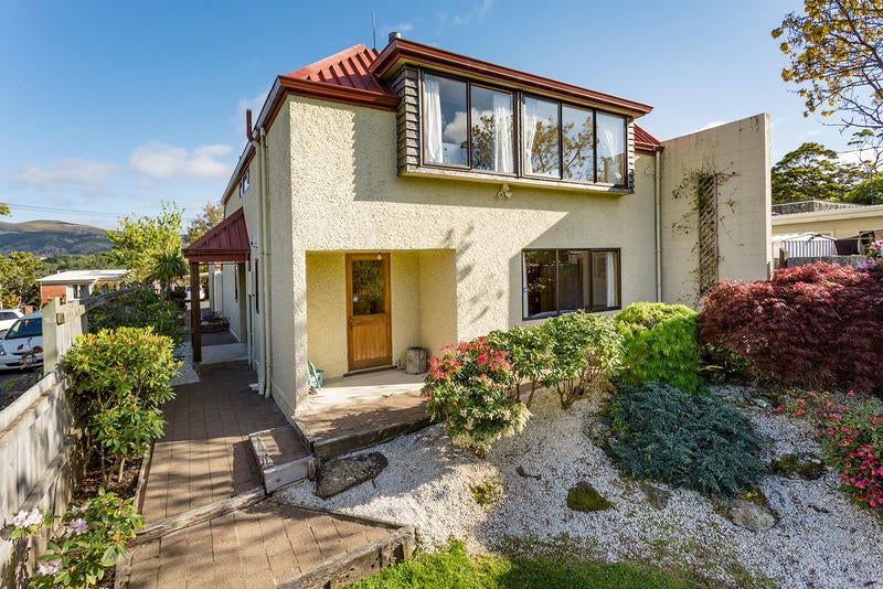 36 Signal Hill Road, Opoho, Dunedin - Carousel 1