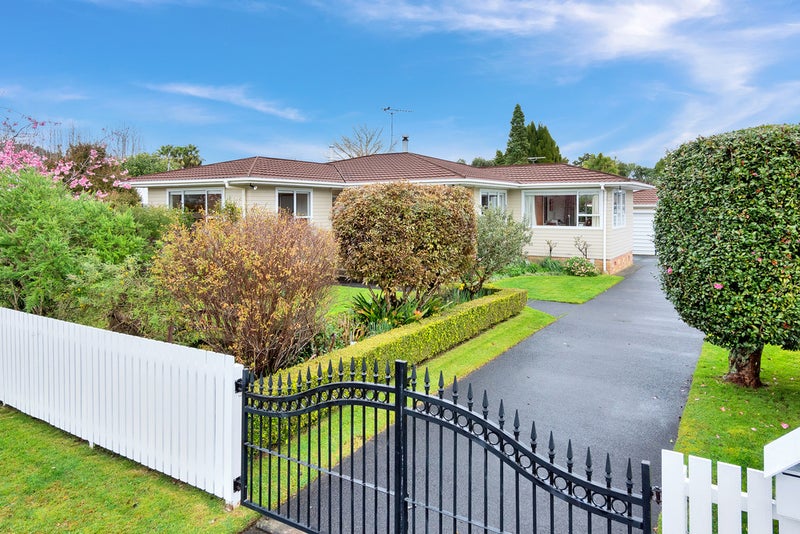 29 Callis Avenue, Opaheke, Papakura - Carousel 1