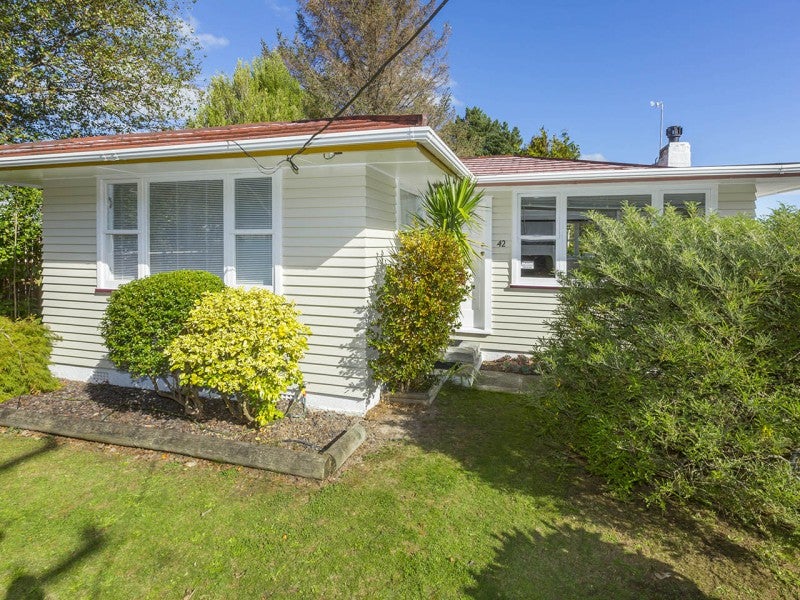 42 Gillespies Road, Birchville, Upper Hutt - Carousel 2