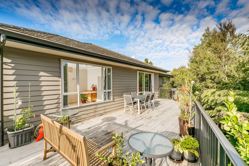 46 Hornbill Drive, Fairview Heights, Auckland - Carousel 1