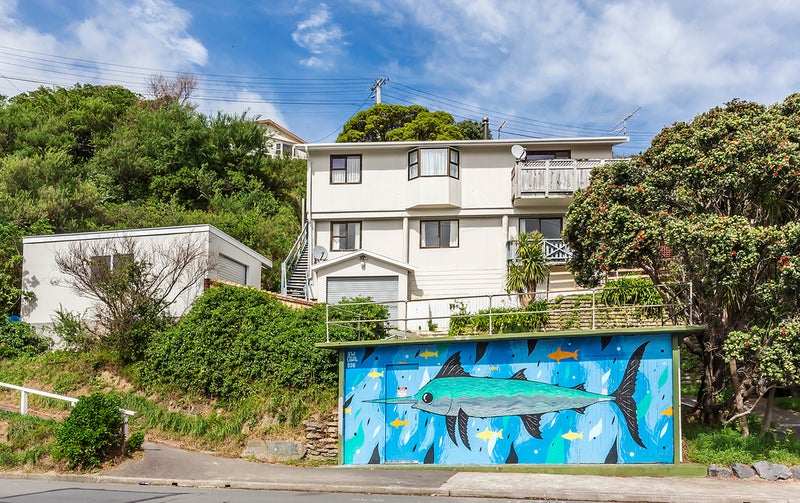 2 Awa Road, Miramar, Wellington - Carousel 21