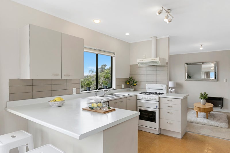 44 Chapman Street, Newlands, Wellington - Carousel 2