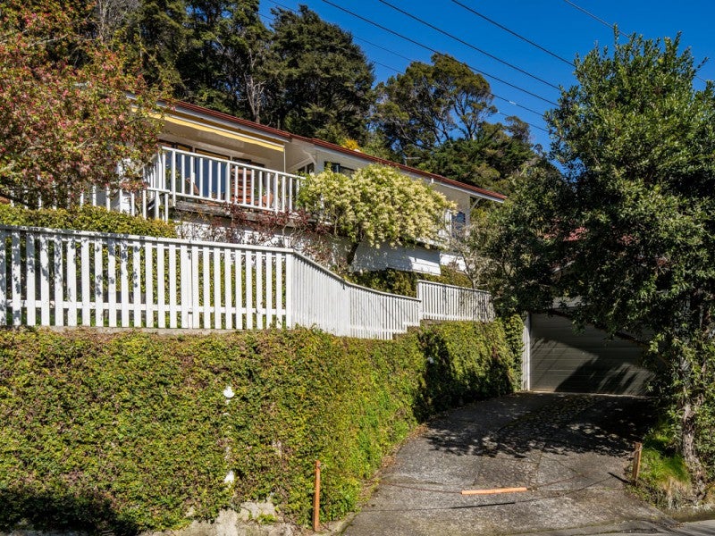 36 Moana Road, Days Bay, Lower Hutt - Carousel 1
